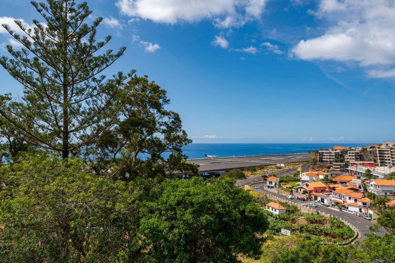 Matur I By An Island Apart Agua de Pena Exterior photo