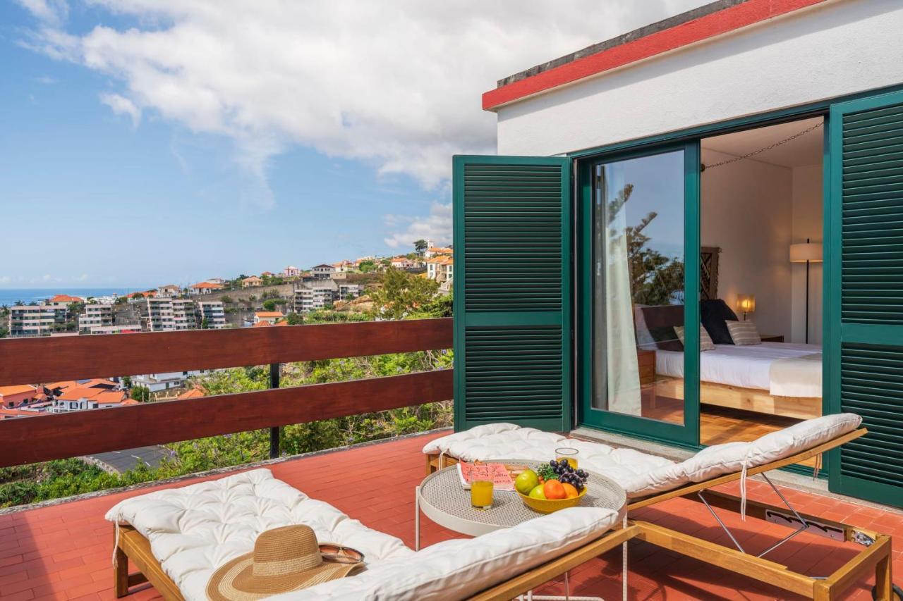Matur I By An Island Apart Agua de Pena Exterior photo